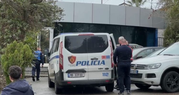 Vrasja e 67-vjeçarit në Kurbin/ Gjykata lë në burg autorin e dyshuar, e qëlloi për motive pronësie