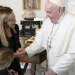 “Nuk e ka humbur sensin e humorit”, Meloni viziton Papa Françeskun në spital: Jam e lumtur që e gjeta vigjilent