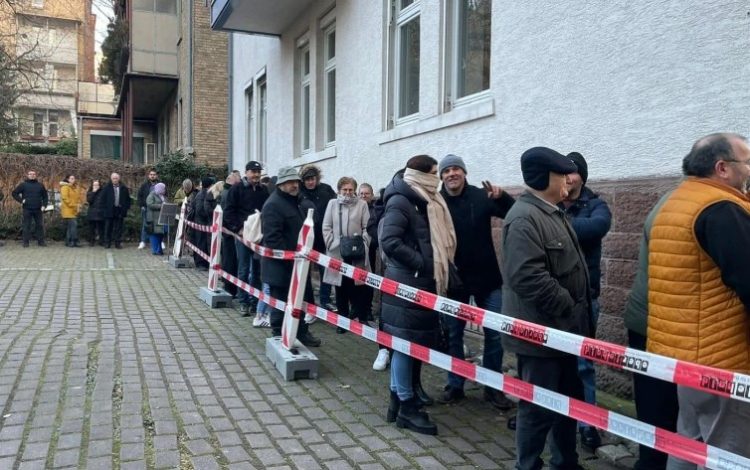 Zgjedhjet në Kosovë/ Mbyllet votimi në disa përfaqësi diplomatike, pjesëmarrja mbi 70 për qind