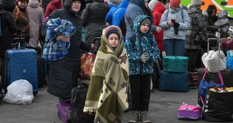 Çfarë ndodh me miliona refugjatë ukrainas në Evropë nëse arrihet paqja në vendlindje?