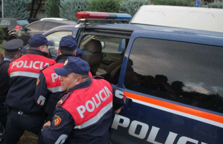 SPAK operacion në Sarandë/ Disa urdhër-arreste për trafik droge, sekuestrohen celularë