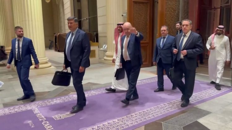 “Përmbajtja e negociatave nuk do të bëhet publike”, Rusia reagon për takimin me amerikanët në Riad