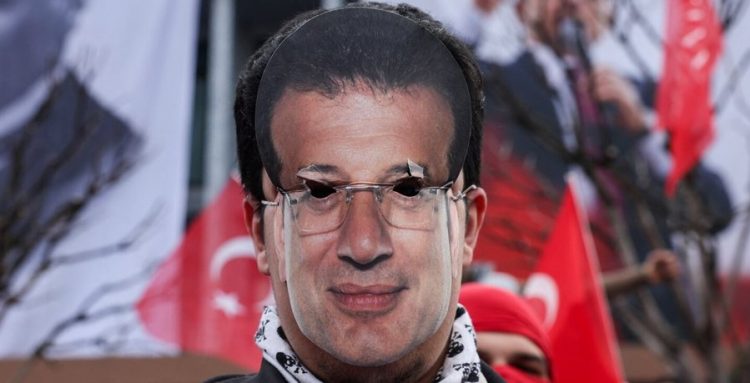 A do të triumfojë Erdogani midis protestave gjithëkombëtare për arrestimin e rivalit?