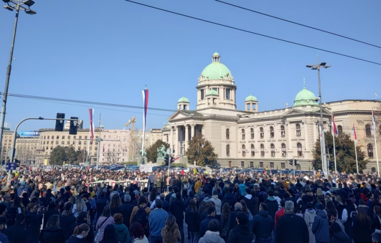 Opozita serbe në Kosovë paralajmëron mobilizimin e serbëve në “mbrojtje” të Vuçiç