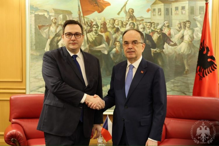 Begaj pret ministrin e Jashtëm të Çekisë, diskutohet anëtarësimi i Shqipërisë në BE