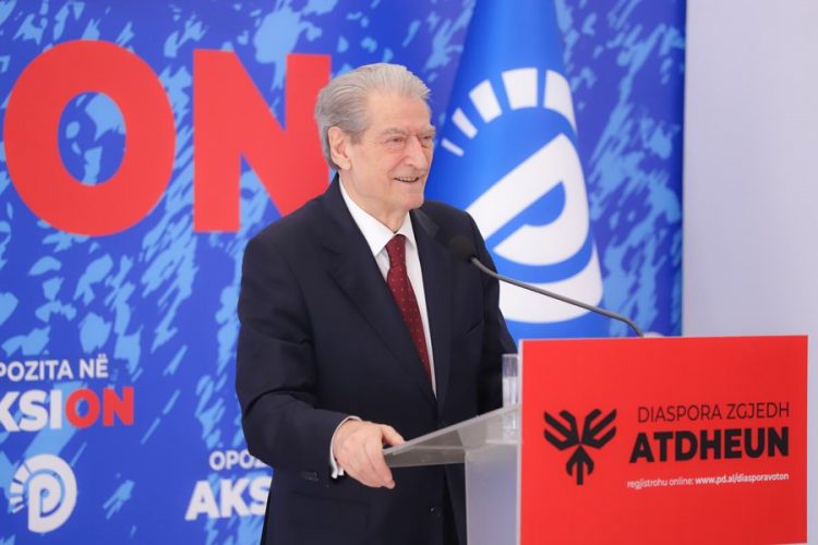 “Bufi i kënetës”, Berisha-Ramës: Lëreni në botën e tij, ai flet çdo ditë për hardhuca, zhapikë e bretkosa!