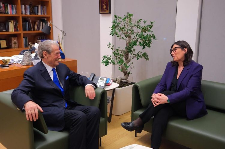Berisha takon deputeten e Forza Italia-s: E informova për situatën e vështirë që Shqipëria po kalon për shkak të…