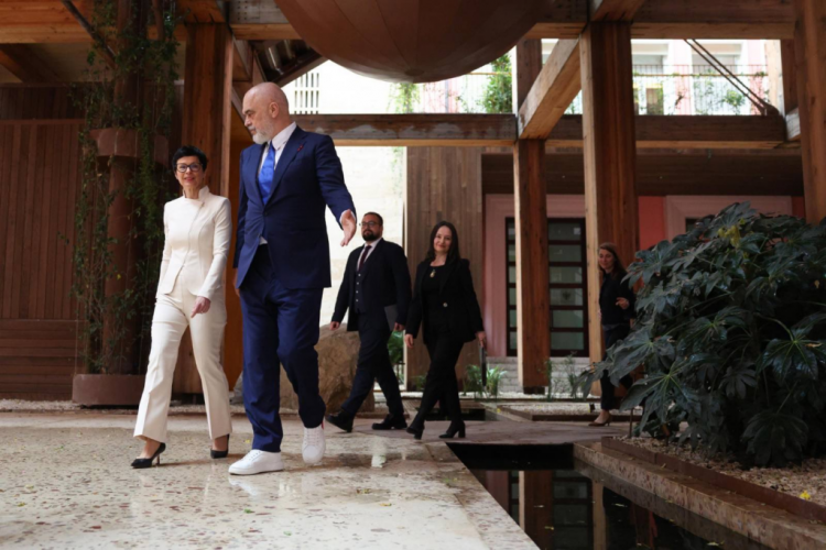 “BE është në krahun tuaj”/ Marta Kos: Kryeministër Edi Rama, faleminderit për mikpritjen e ngrohtë në Tiranë!