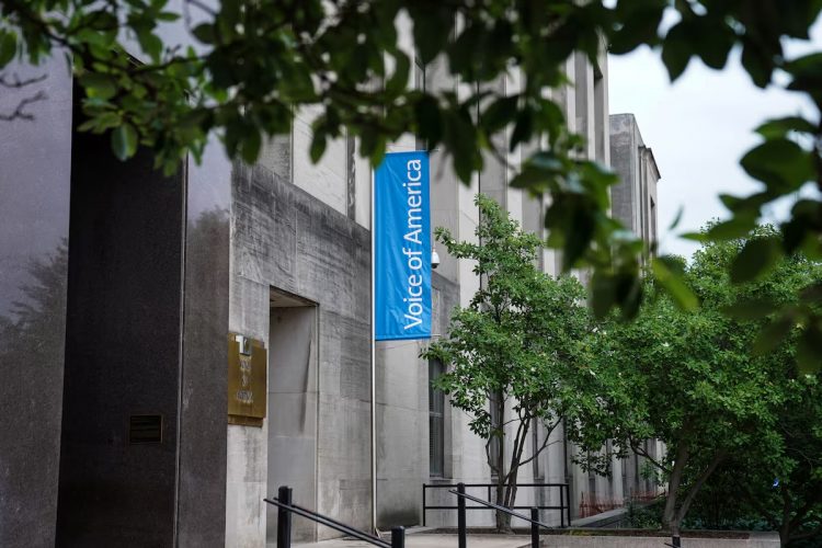 Shkurtimet e stafit të Zërit të Amerikës, ja email-i që u erdhi punonjësve pas urdhrit ekzekutiv të Trump