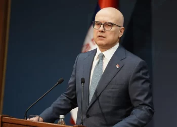 Konfirmohet dorëheqja e Kryeministrit serb Millosh Vuçeviç