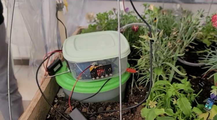 Serra inteligjente nga fëmijët në Lushnje/ Kryen matjen e automatizuar të temperaturës dhe nivelit të lagështirës