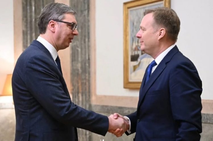 Dialogu Kosovë-Serbi/ Vuçiç pret në një takim të hapur të dërguarin e BE-së Sorensen