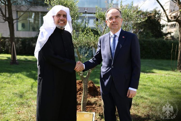 Begaj takim me Sekretarin e Përgjithshëm të Ligës Botërore Myslimane: E inkurajoj për bashkëjetesën dhe ofrimin e ndihmave humanitare!