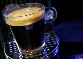 A rrezikon Shqipëria të humbasë “kafen e lirë” si traditë? 