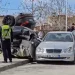 Aksident në Vlorë/ Automjeti përmbyset në rrugë, godet edhe disa mjete të parkuara