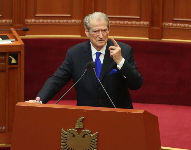 Barisha nga Kuvendi i drejtohet mazhorancës: Ju miratuat ligje që thelluan hendekun mes të varfërve dhe të pasurve