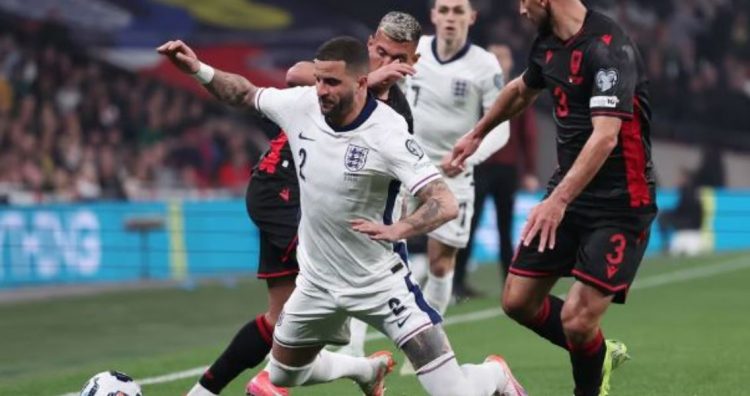 Sfida Angli-Shqipëri, “Tre Luanët” kalojnë në avantazh