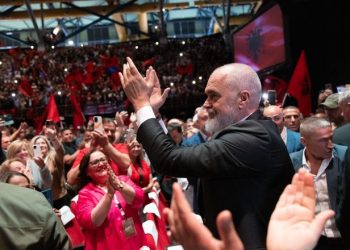 Kryeministri Rama takim sot me shqiptarët e Athinës
