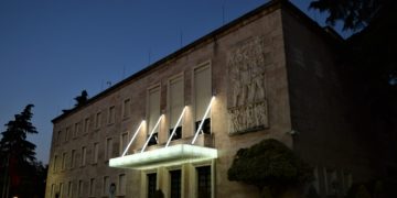 Miratohet vendimi, në territorin e Aeroportit të Kukësit do të ndërtohet central fotovoltaik