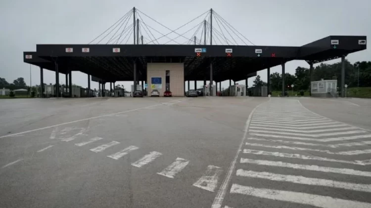 Tentoi të fuste rreth 1.2 tonë naftë kontrabandë në Shqipëri, arrestohet 39-vjeçarin nga Kukësi