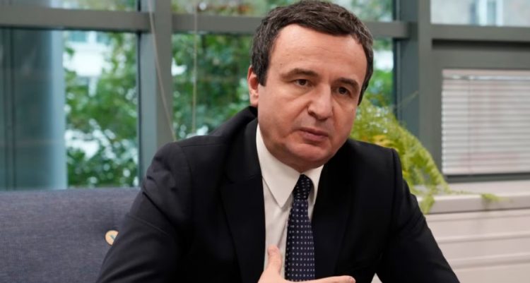 Kryeministri Albin Kurti bie pre e mashtrimit nga dy komedianë rusë