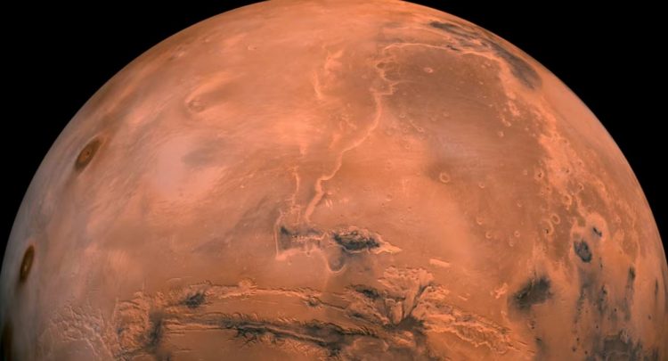 Studimi i ri tregon pse planeti Mars ka ngjyrë të kuqe