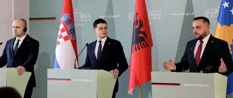 Ashpërsohen tonet mes Kosovës e Serbisë, pas nënshkrimit për bashkëpunim në fushën e mbrojtjes