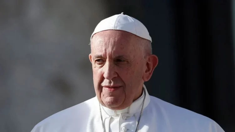 “Menduam të braktisnim trajtimin”, mjeku i Papa Françeskut flet për momentin më kritik të shëndetit të tij