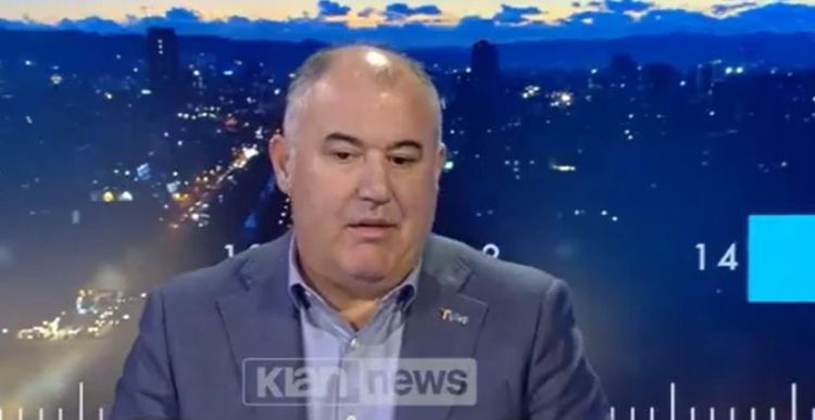 Kush ia çoi informacionin Veliajt për ngjarjet në bashki? Ja si përgjigjet Andi Seferi