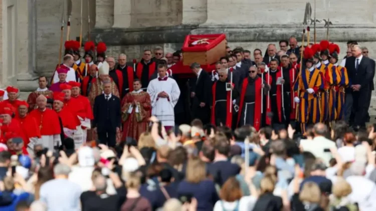 Gara për pasardhësin, përse nuk mund të ketë një papë amerikan?