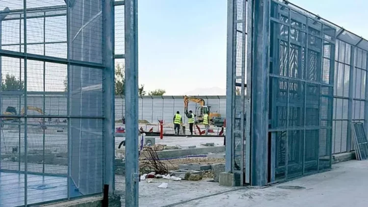 Kampi i Gjadrit, media italiane: Janë “zhdukur” 16 emigrantë…