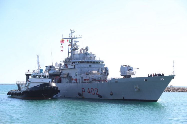 Mbërrin në portin e Shëngjinit anija me 40 emigrantë