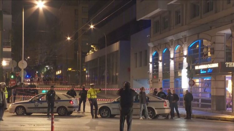 Sulmohen me bomba zyra e kompanisë hekurudhore në Athinë, eksploziv në çanta