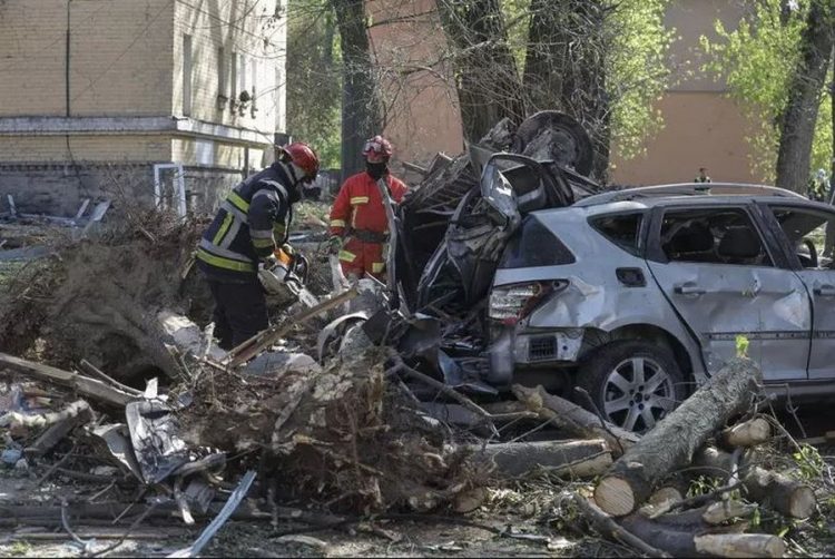 Putini shpalli armëpushimin treditor, Ukraina: Të zgjasë një muaj