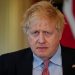 VIDEO/ Pushimet e Boris Johnson nuk shkon ashtu siç e kishte menduar, ish-kryeministri i Britanisë kafshohet nga struci