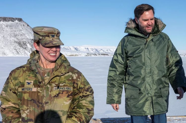 Pentagoni shkarkon komandanten e bazës në Groenlandë/ Shkak, përplasjet gjatë vizitës së Vance