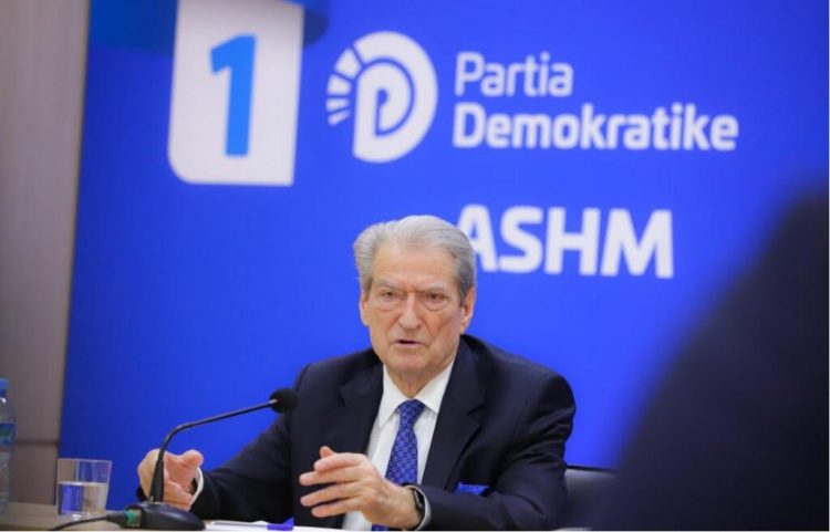 Përgjimet e Erion Veliajt në qeli, Berisha: Makbethiane, i fusin thika njëri-tjetrit!