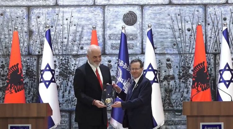 Rama nderohet me Medaljen Presidenciale të Izraelit! Herzog: Mirënjohës për atë që keni bërë për hebrenjtë, kodi shqiptar i besës…