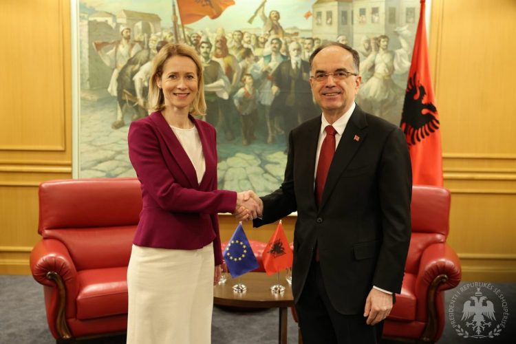 Kallas takohet me Begajn, presidenti: Integrimi në BE, prioritet kyç