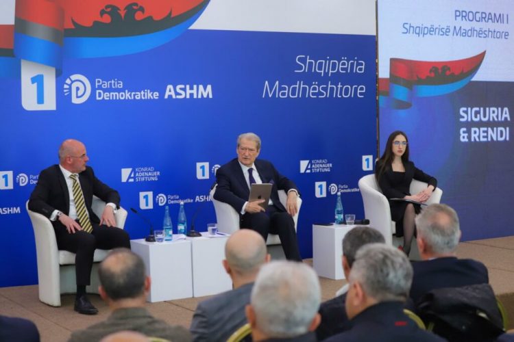 “Do dalin para ligjit ata që kanë mbajtur lidhje me krimin”/ Berisha: Burgjet tejkalojnë kohën staliniste, vetë Ulsiu merret me…