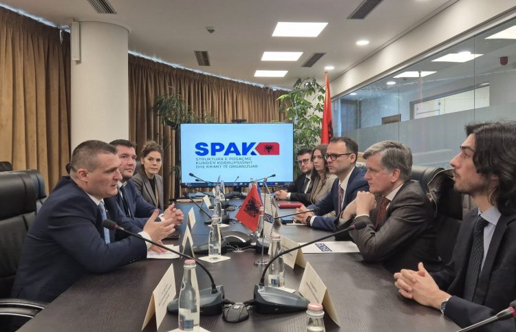 Prezenca e OSBE mbështet Task-Forcën e SPAK-ut për parandalimin dhe hetimin e krimeve zgjedhore, i dhuron disa pajisje kompjuterike