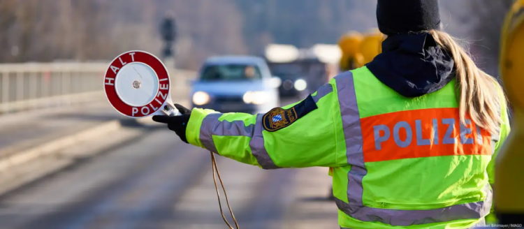 Gjermani, azilkërkuesit do kthehen që në kufi? Çfarë pritet të ndodhë