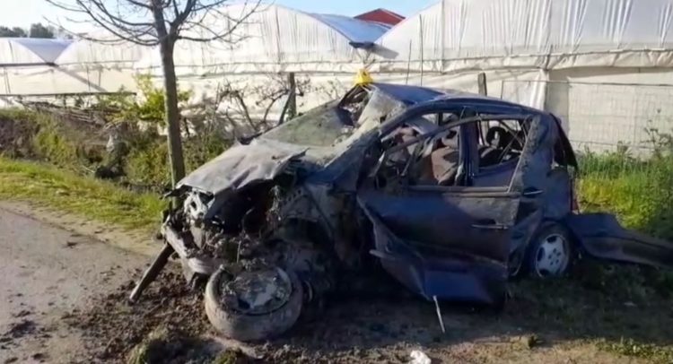 Përplasen dy automjete në Berat, humb jetën në spital 50-vjeçari