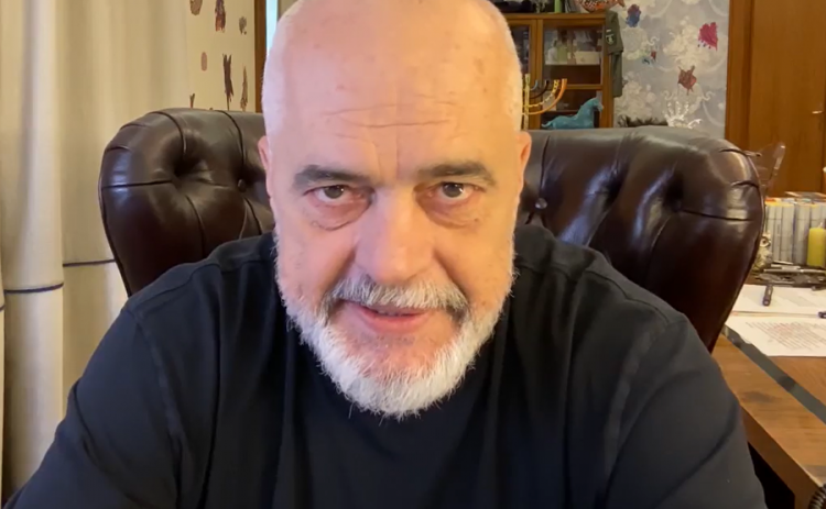 “E keni parë sa e paguan këneta ‘Latifin”/ Rama për Berishën: Kësaj radhe do të hajë aq shumë gola, sa do të rrijë duke thënë ma çanë rrjetën