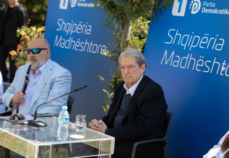 Berisha me të rinjtë e FRPD: Rama, narkodiktatori që nuk respekton votën e lirë të shqiptarëve
