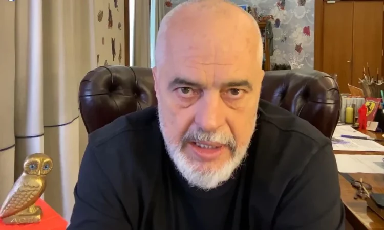 “Ngele duke investuar vetëm në jug”/ Rama-komentuesit: Këto dëngla me veri e jug mos mi tregoni mua!