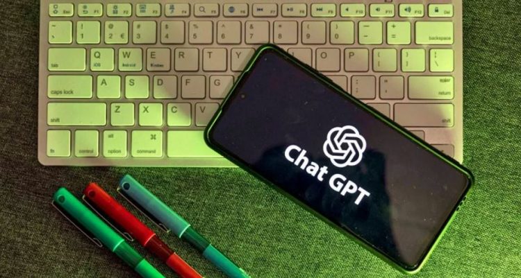 ChatGPT në shkolla, po ndihmon apo pengon?