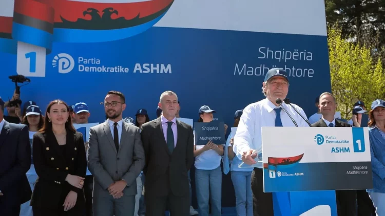 Vdekja e Papa Françeskut/ Berisha mban një minutë heshtje nga takimi elektoral në Pukë: Njerëzimi ka humbur një kolos të besimit tek Zoti