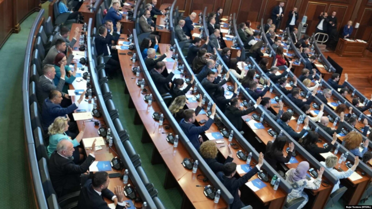 Analizë: Si zhbllokohet situata në Kuvendin e Kosovës