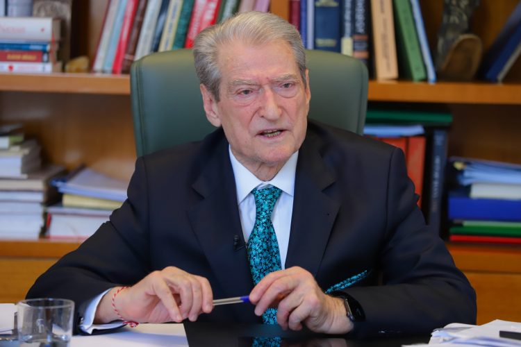 Berisha për fushatën e PS: Punonjësit merren me detyrim në takimet e Ramës